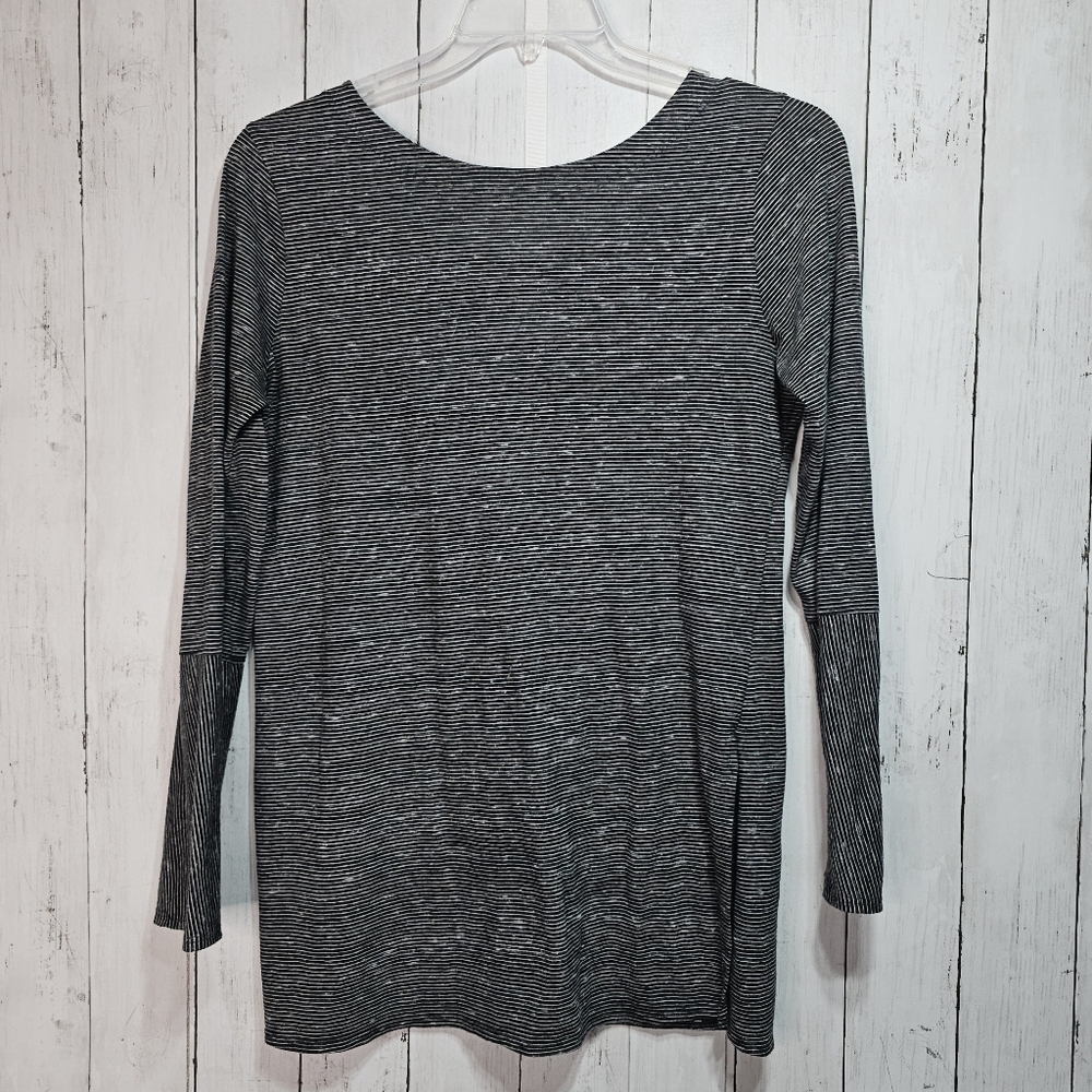 Prana Women's Gray Striped Criss Cross Back Long Sleeve Knit Shirt Size Large.